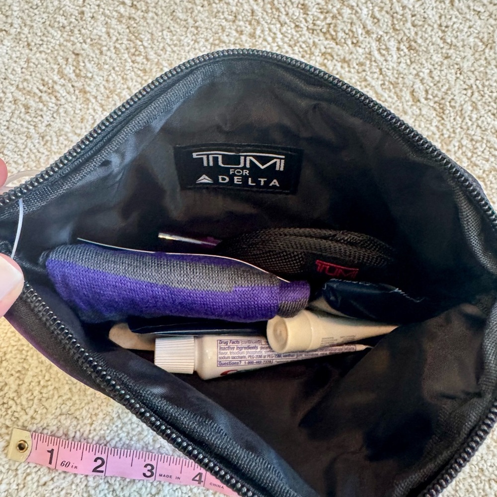 TUMI Delta Travel Pouch ~ Purple - Picture 6 of 12